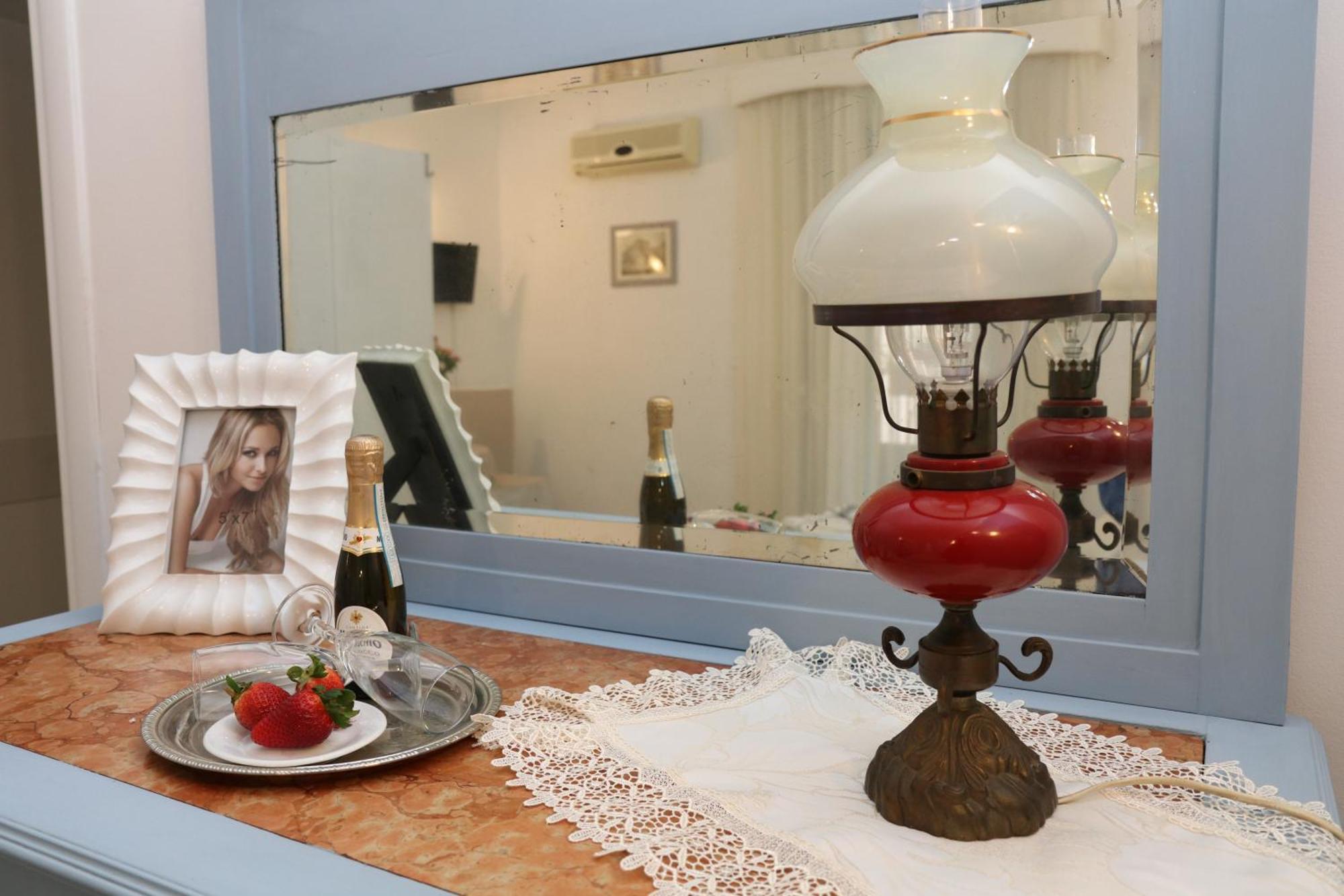 Double Room with Private Bathroom,1580831397:JPEG