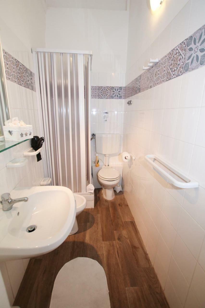 Double Room with Private Bathroom,779051166:JPEG